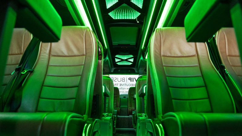 24-seater christmas pub crawl dublin party bus